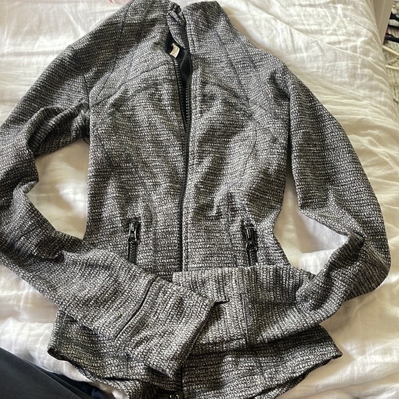 Lululemon Jacket - Picture 2 of 4